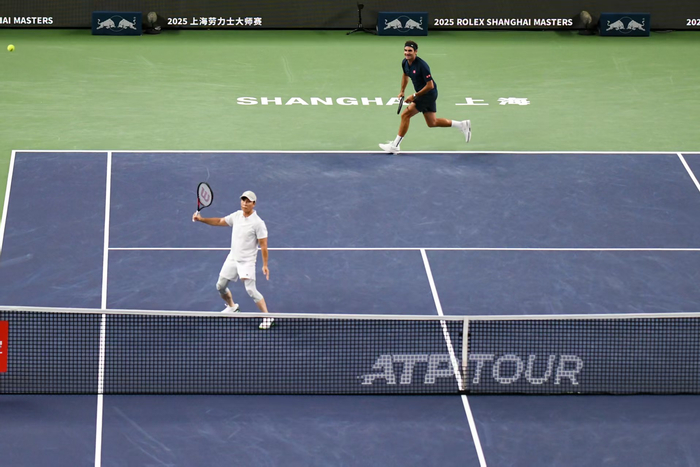 西班牙网球队完胜欧洲网球队，费德勒统治全场