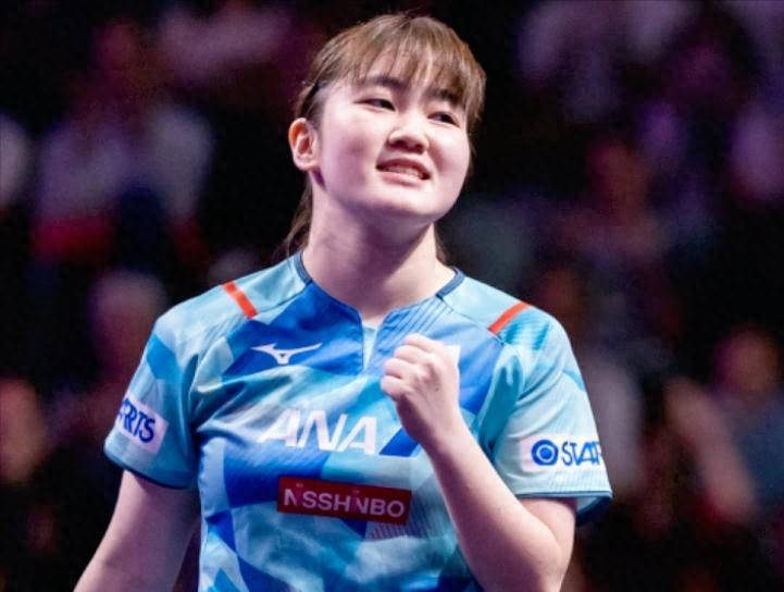 日本羽毛球队横扫中国羽毛球队，陶菲克三分雨点燃全场