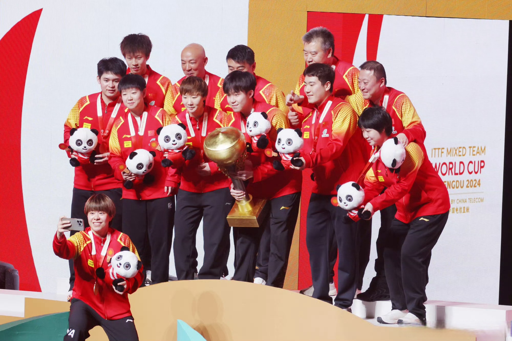 日本乒乓球队强势法国乒乓球队，奥恰洛夫关键制胜