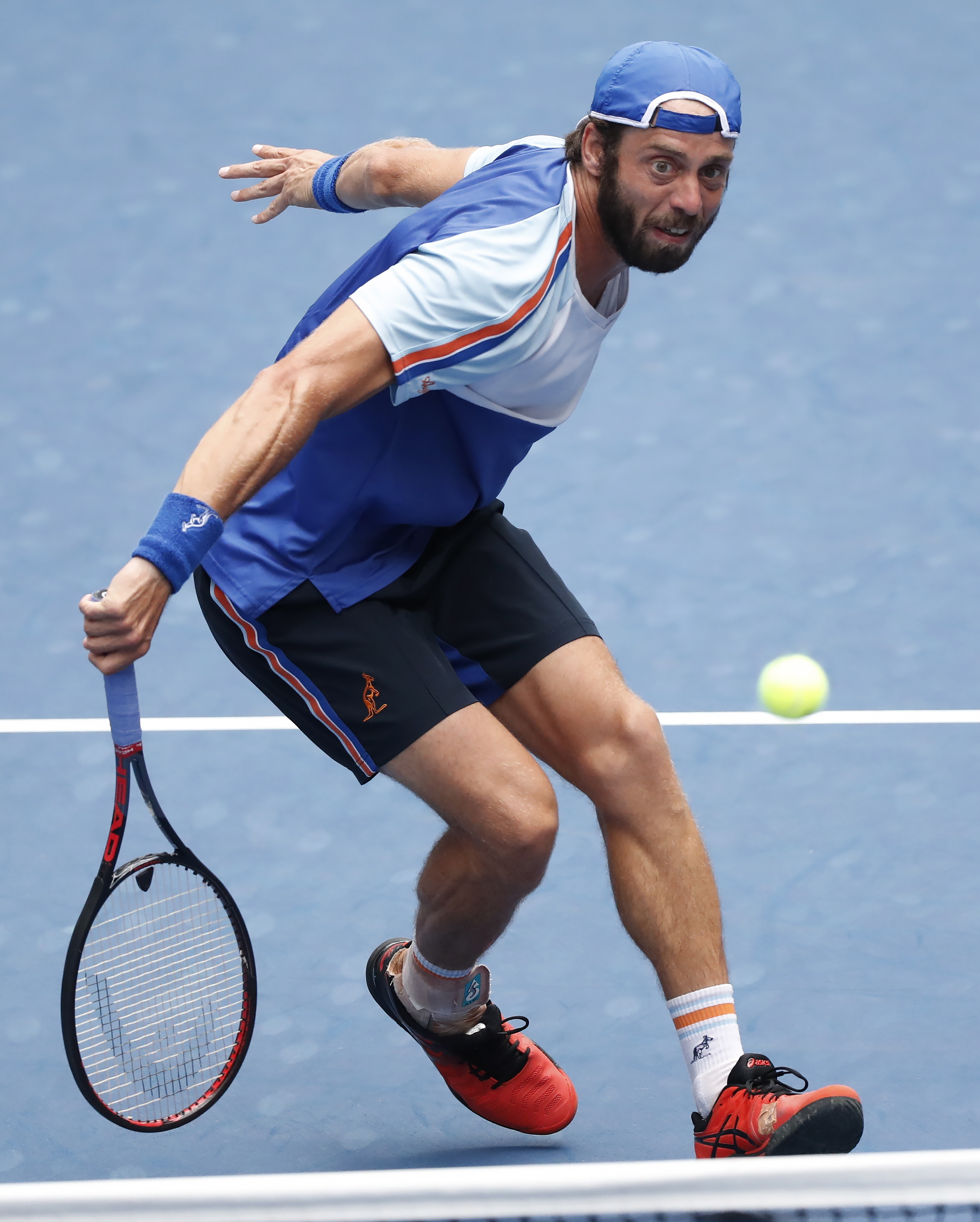 英国网球队完胜日本网球队，瓦林卡统治全场