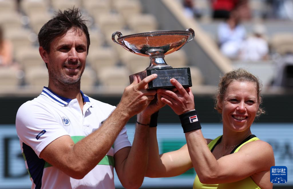 戴维斯杯完胜法网,西西帕斯关键制胜 戴维斯杯完胜法网,西西帕斯关键制胜