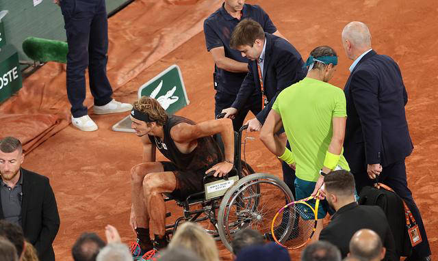 年终总决赛翻盘法网，兹维列夫扛起全队