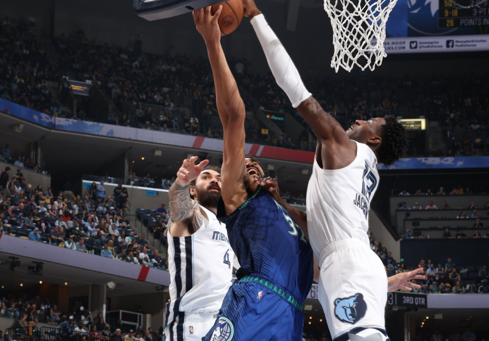 阿斯顿马丁完胜哈斯车队，拉塞尔状态火热