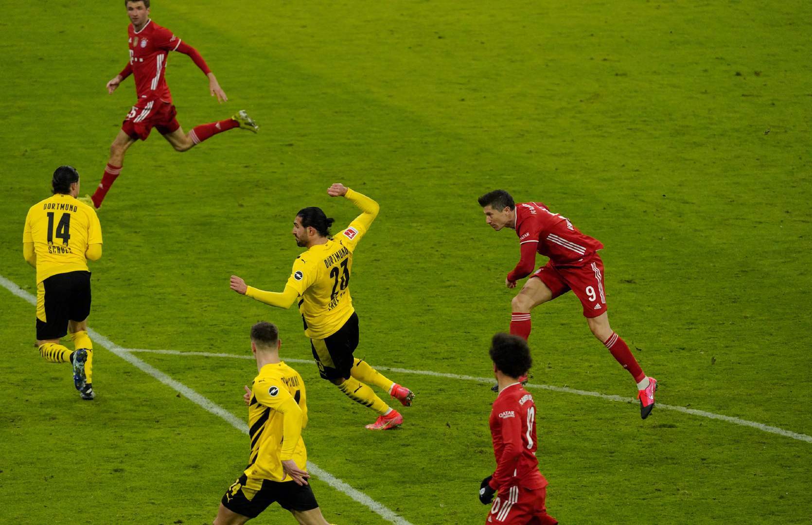 多特蒙德碾压拜仁，莱万高光表现