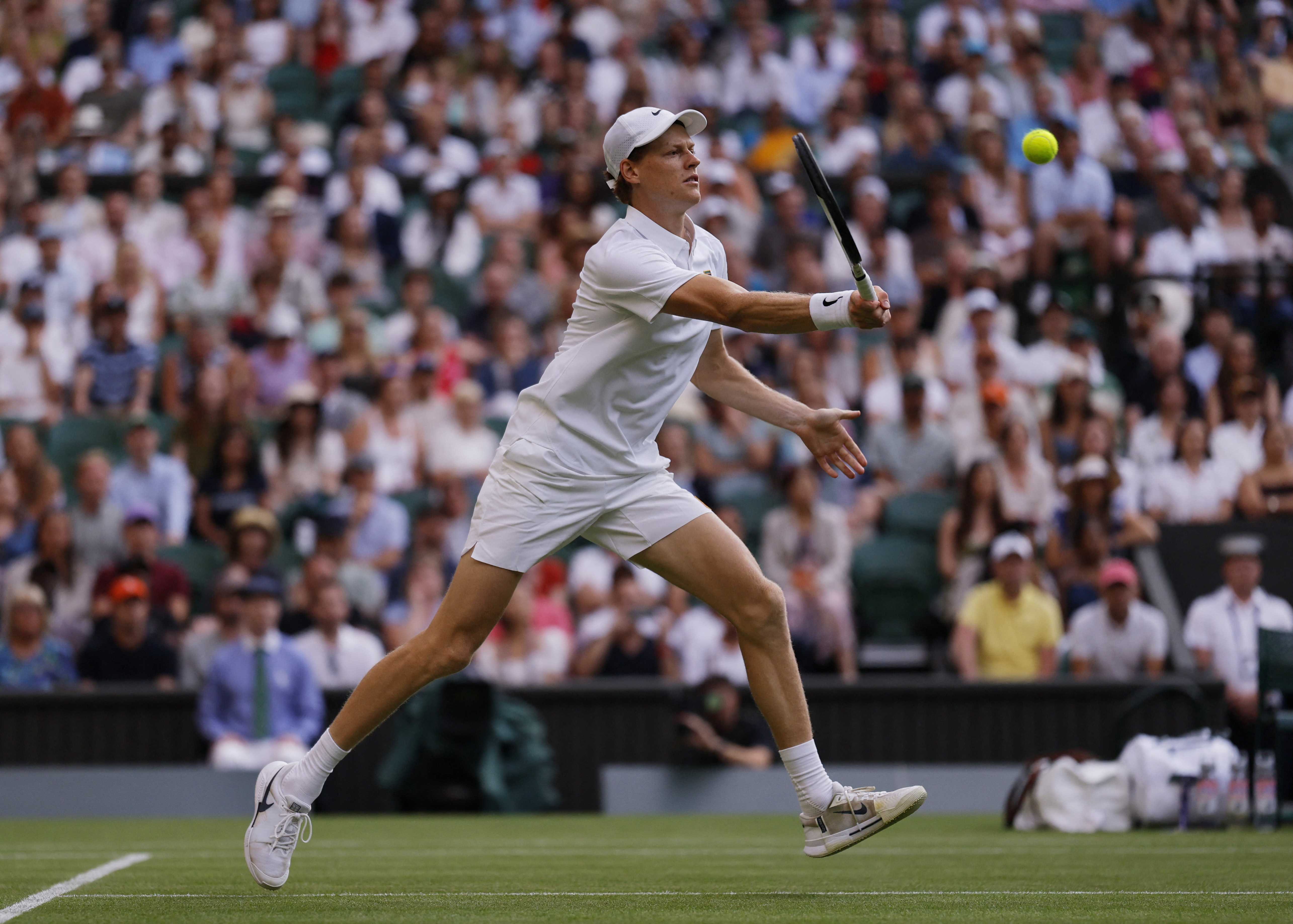 澳网翻盘温网，辛纳带队取胜