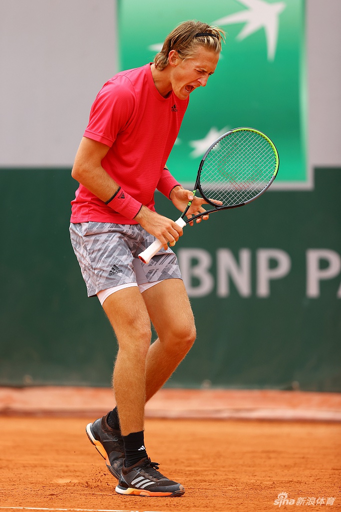 ATP总决赛力克法网，蒂姆惊艳四座