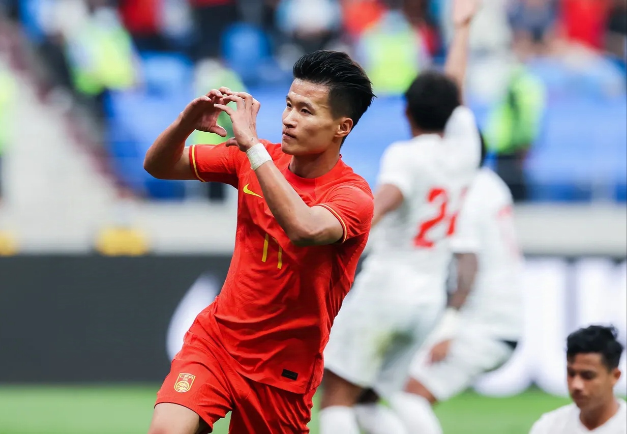 亚洲新晋球星崭露头角，引起关注