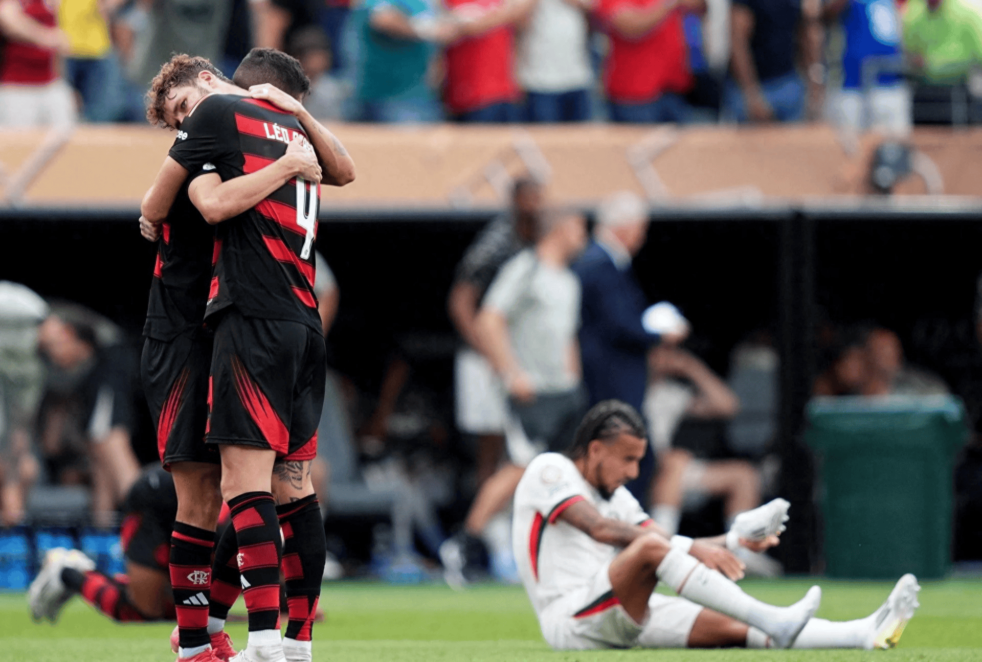 切尔西惨败无缘晋级欧冠，球迷失望