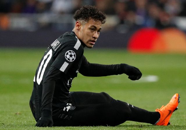 里昂客场惜败，球队士气受挫