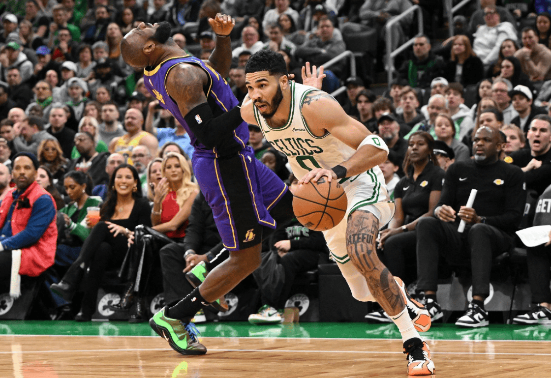 马刺鏖战步行者，塔图姆高光表现