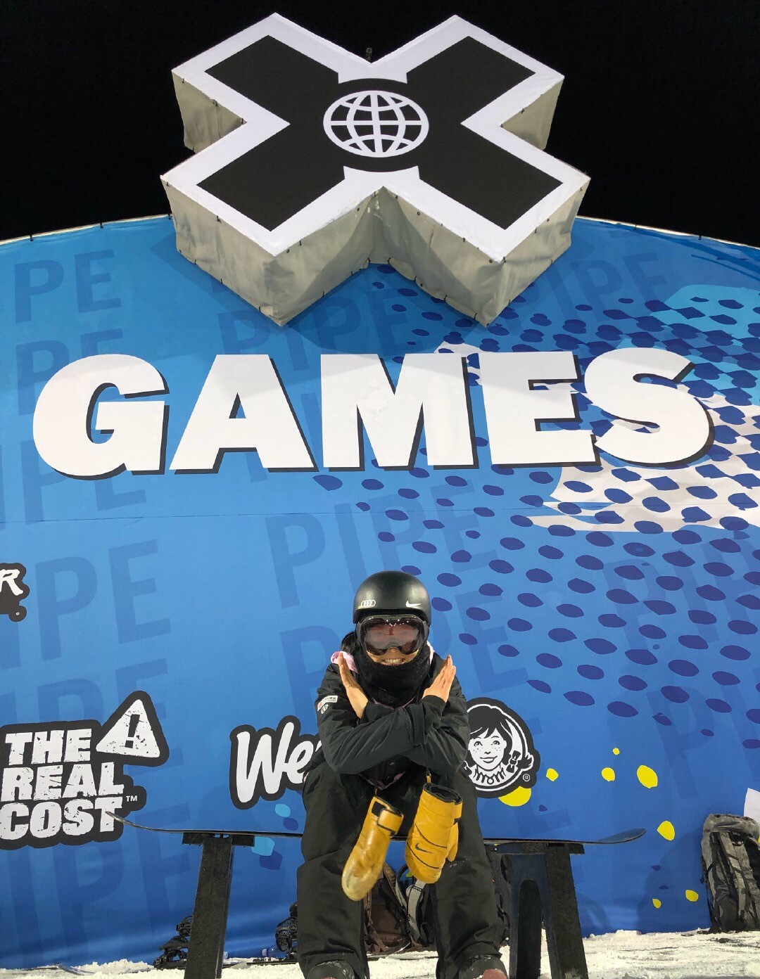 西班牙运动员斩获铜牌，喜获认可