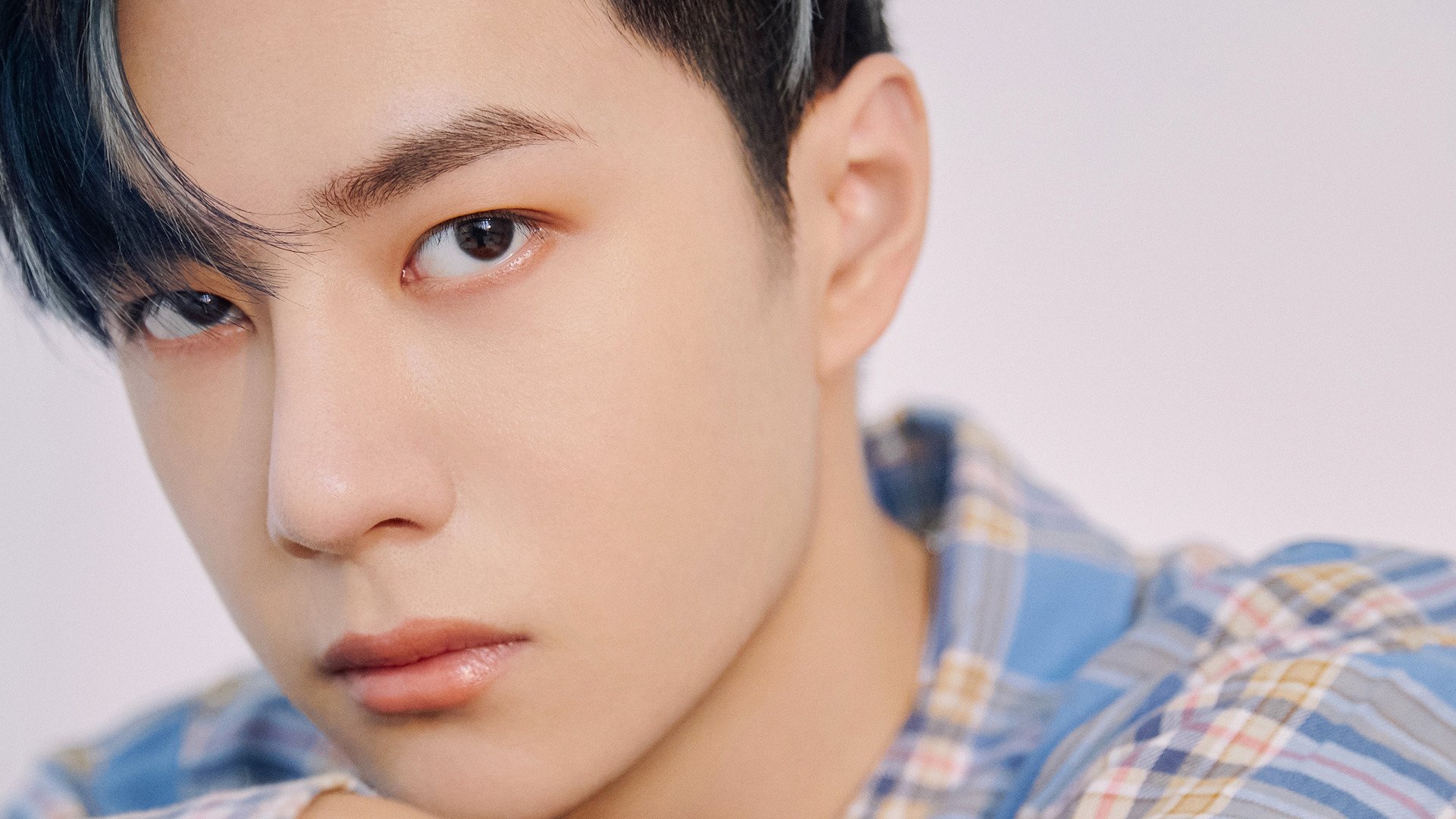 东洋风暴与橙色门神，当韩国铁骑碾过三狮，德里赫特只手接管2026