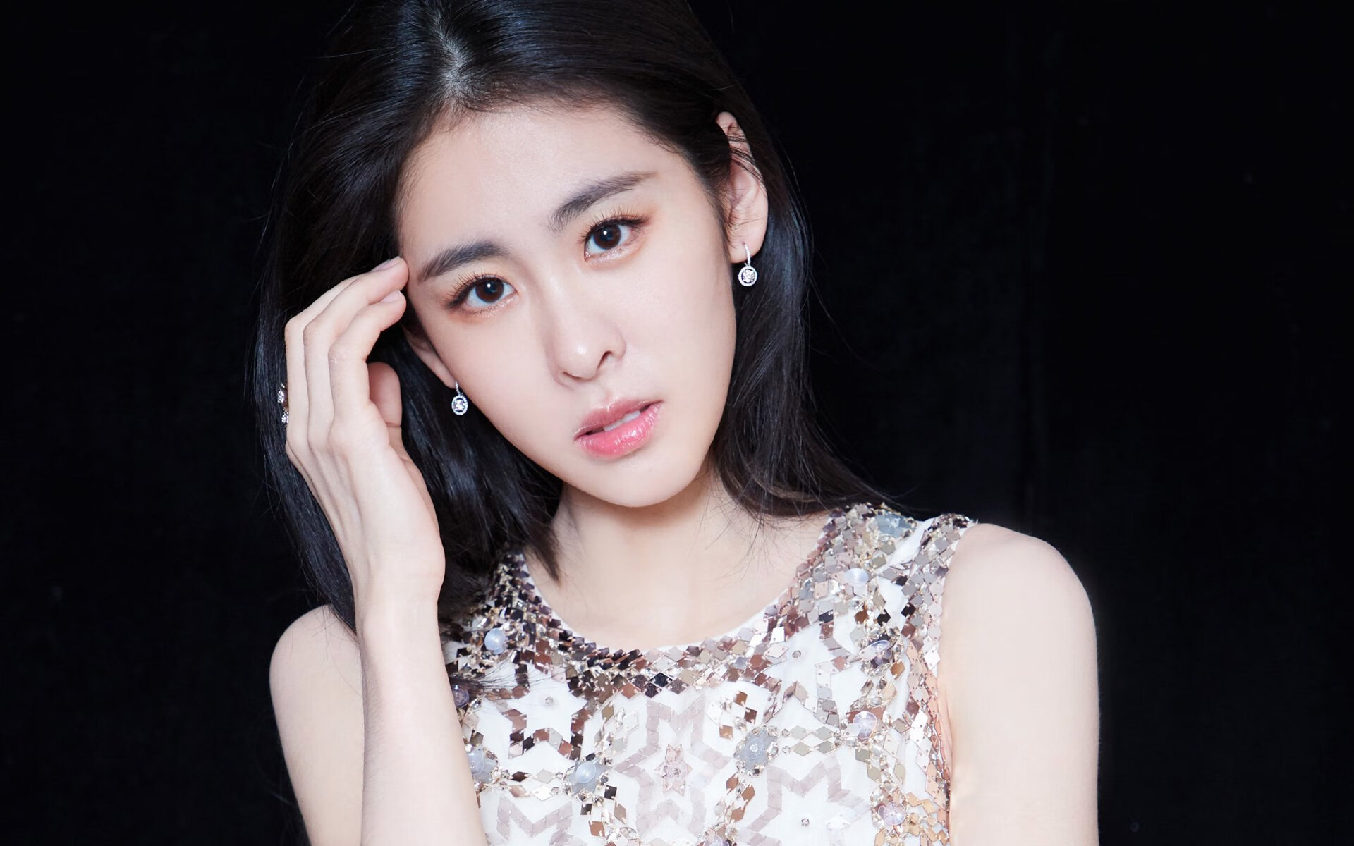 撕裂防线！广东末节惊魂逆转马刺，乔治单骑救主封神之战