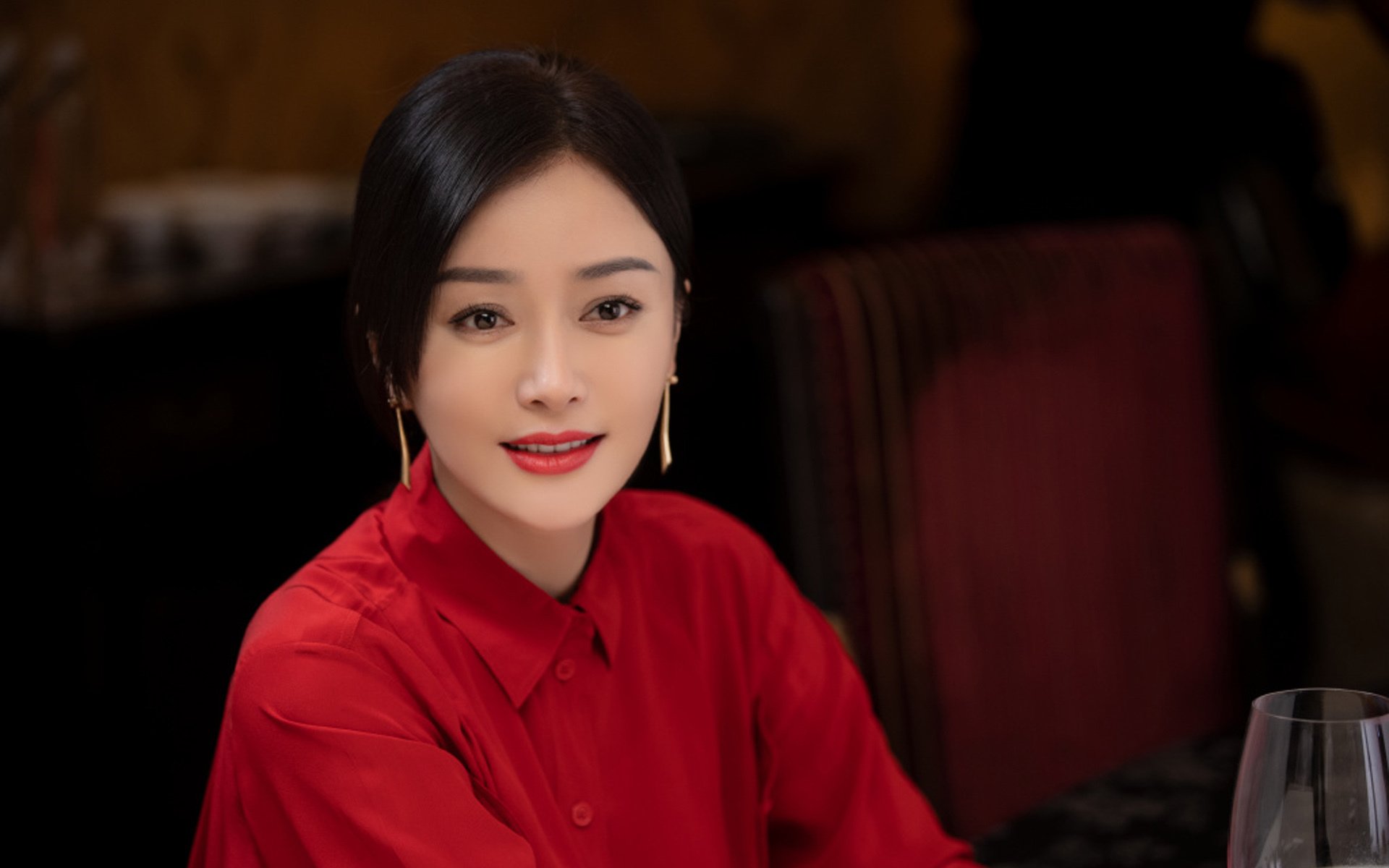 橙色的黄昏,当罗马尼亚的铁幕压垮郁金香,库尔图瓦完成了最后的判决