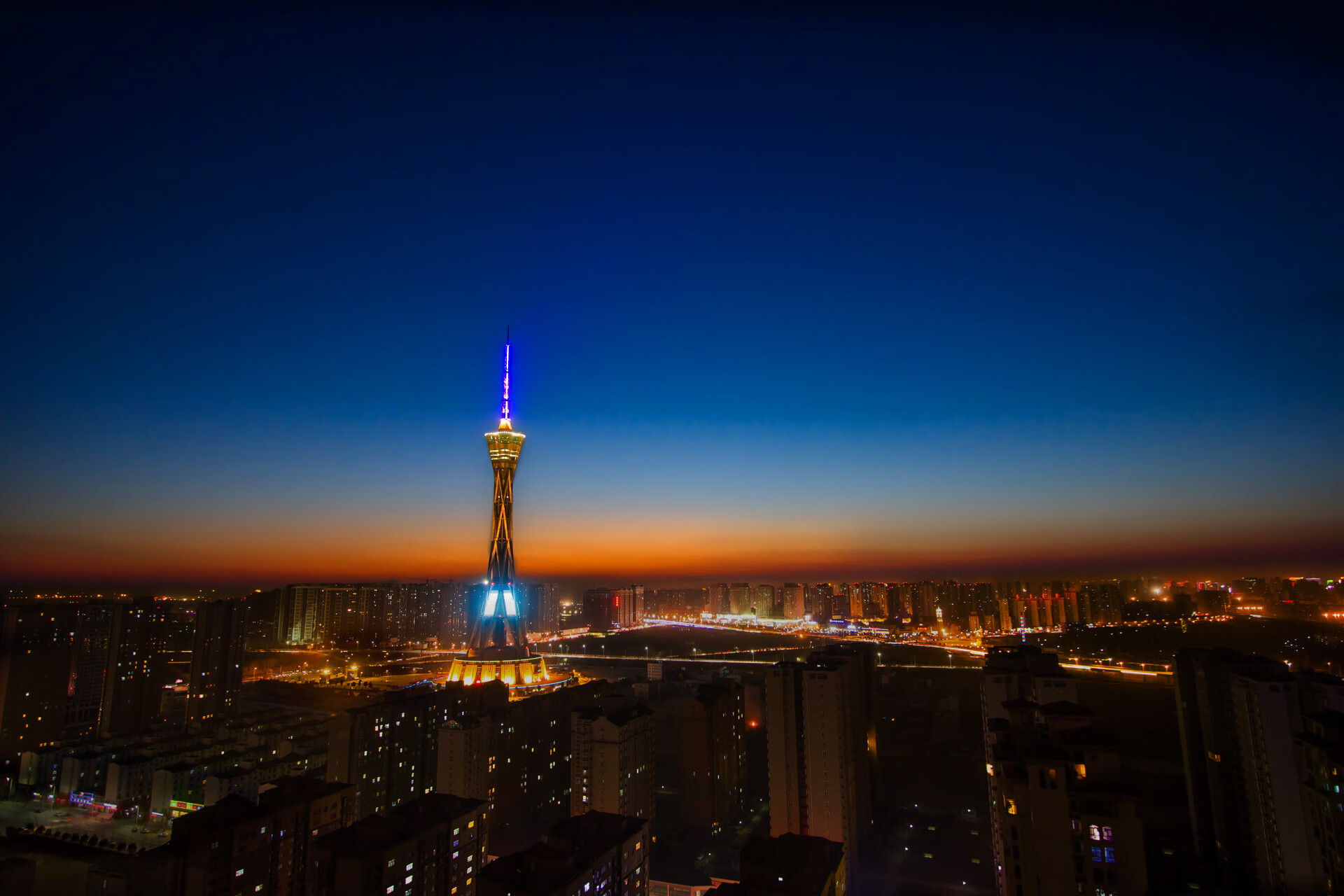 红白之殇，2026世界杯E组焦点战，泰国如何用丛林法则压碎波兰，而哈兰德在废墟中独舞